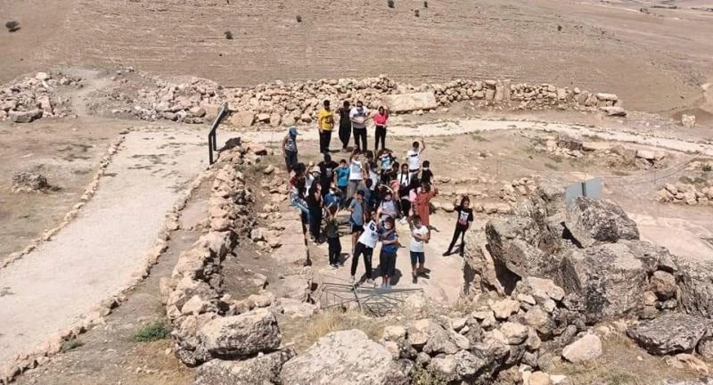 Diyarbakır’da ’Telafide Ben de Varım’ etkinliği kapsamında Zerzevan Kalesi’ne gezi düzenlendi
