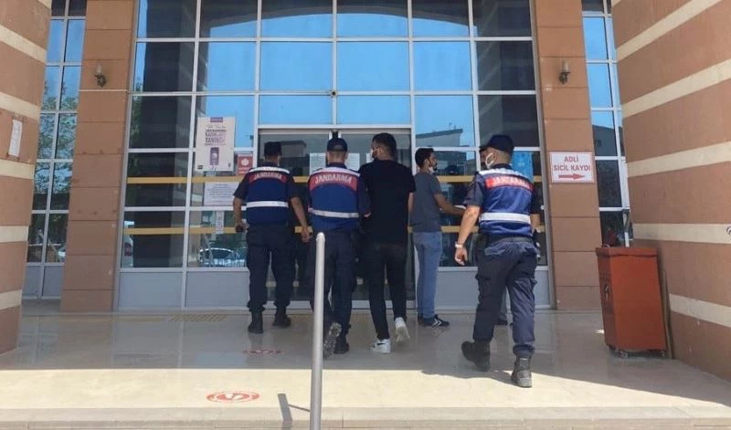 Yasa dışı bahis oynatma suçundan aranan firari yakalandı
