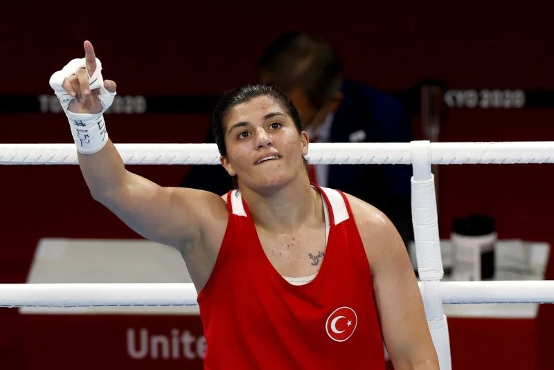 Busenaz Sürmeneli olimpiyat şampiyonu!
