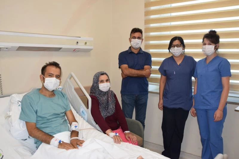 Annesinin böbreği ile yaşama yeniden bağlandı
