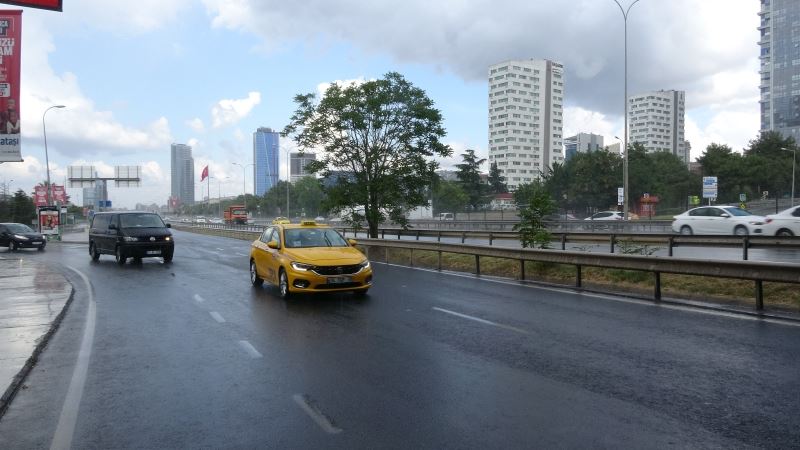 Anadolu Yakası’nda yağış etkili oldu
