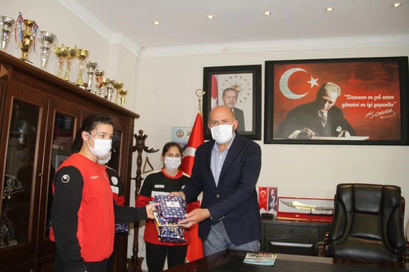 Kuyucaklı sporcular ödüllendirildi
