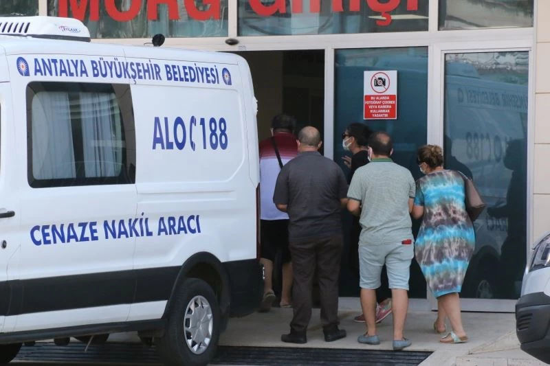 Cansız bedenleri bulunan anne kızın cenazeleri alındı
