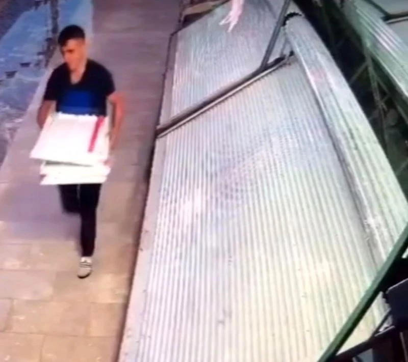 Batman’da hırsız marketin demir raflarını çaldı
