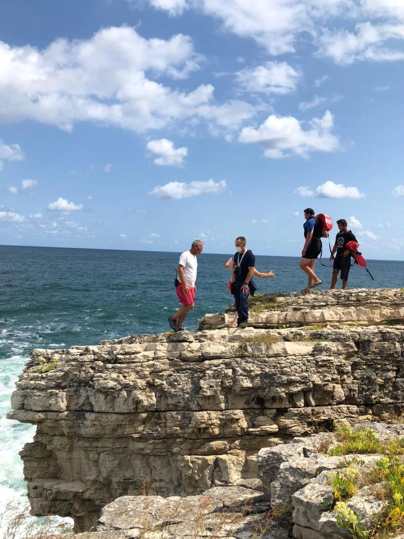 Fotoğraf çektirmek isterken dalgalara kapılan genç aranıyor
