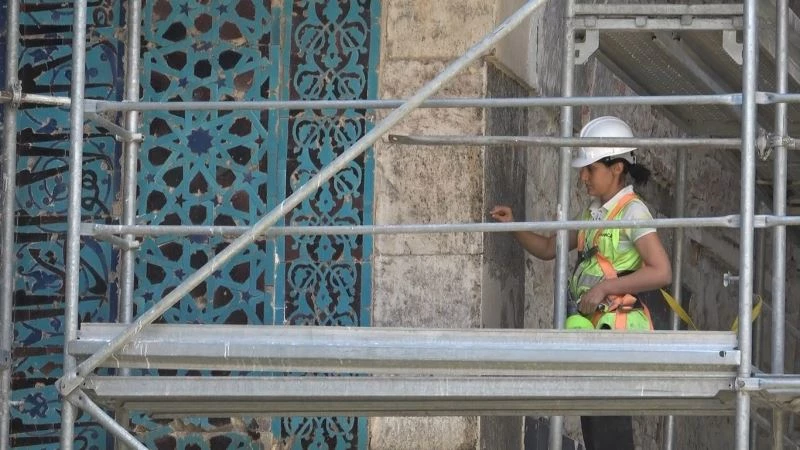 Paha biçilemeyen 8 asırlık çiniler turizme kazandırılıyor
