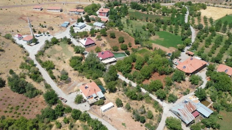 Pütürge’de kırsal mahallelerin çehresi değişiyor
