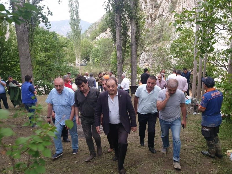 Karataş sel felaketi noktasını yerinde inceledi
