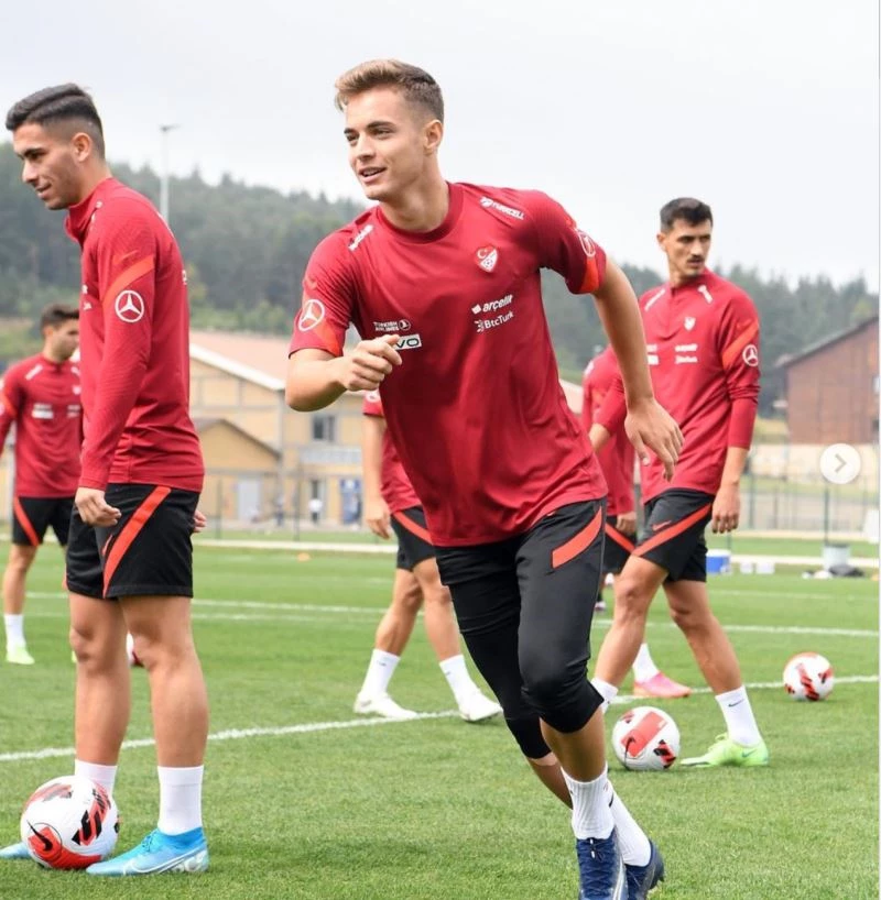 Batuhan Kör: “Bu kutsal formayı taşımanın onur ve gururunu yaşamak paha biçilemez”
