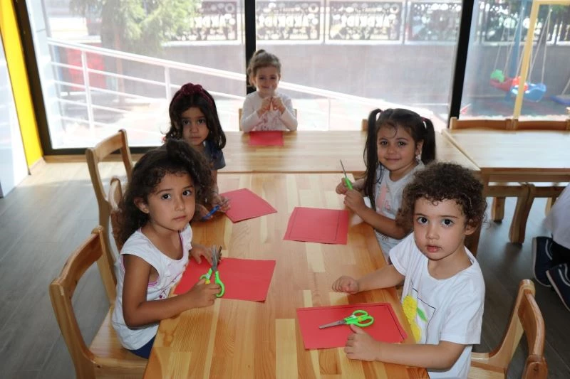 Akpolat: “Öğrencilerimize milli duygular aşılıyor, bu bilinçle yetiştiriyoruz”
