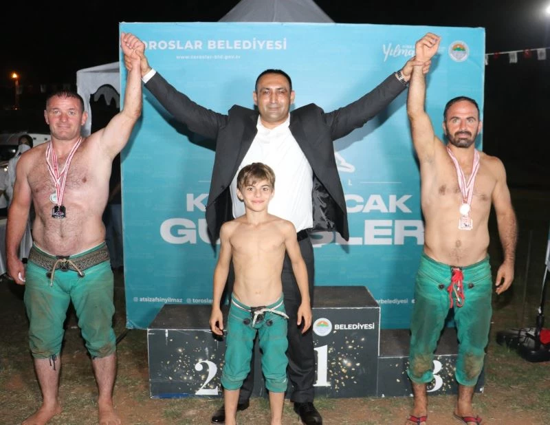 Torosları’ın yayalarında pehlivanlar rüzgarı esti
