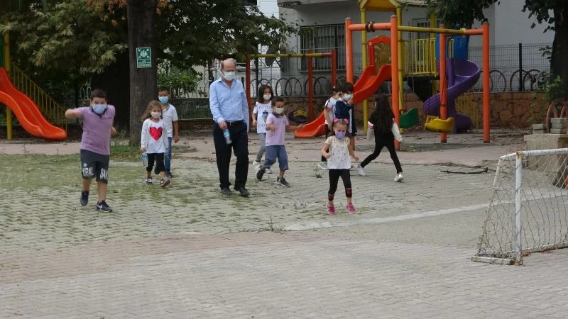 Sel bölgesi eğitime hazırlandı, minikler okulla tanıştı
