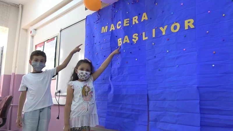 Macera başlıyor, ilk ders zili çaldı: Okulöncesi ve ilkokul birinci sınıflar ders başı yaptı
