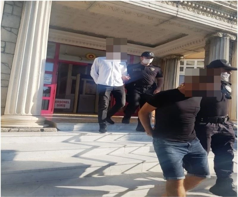 İş yerini silahla basmaya çalışan şüpheliler yakalandı
