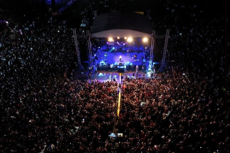 Konsere geç kalan Koray Avcı’nın imdadına motosikletli zabıta yetişti
