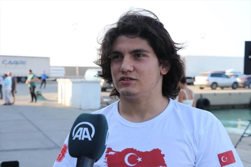 Yabancı ve milli yüzücüler, Türkiye