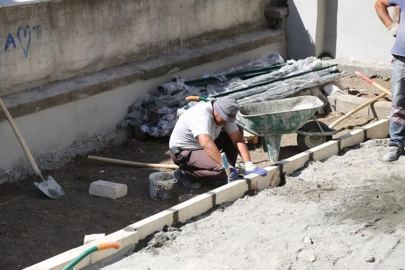 İbadethanelerin çevre düzenlemesi çalışmaları devam ediyor
