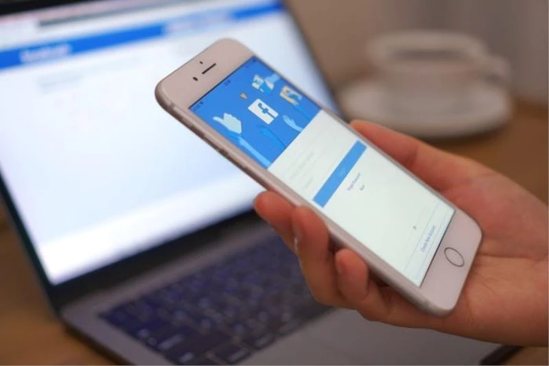 Facebook kullanıcıları mobil cihazları tercih ediyor
