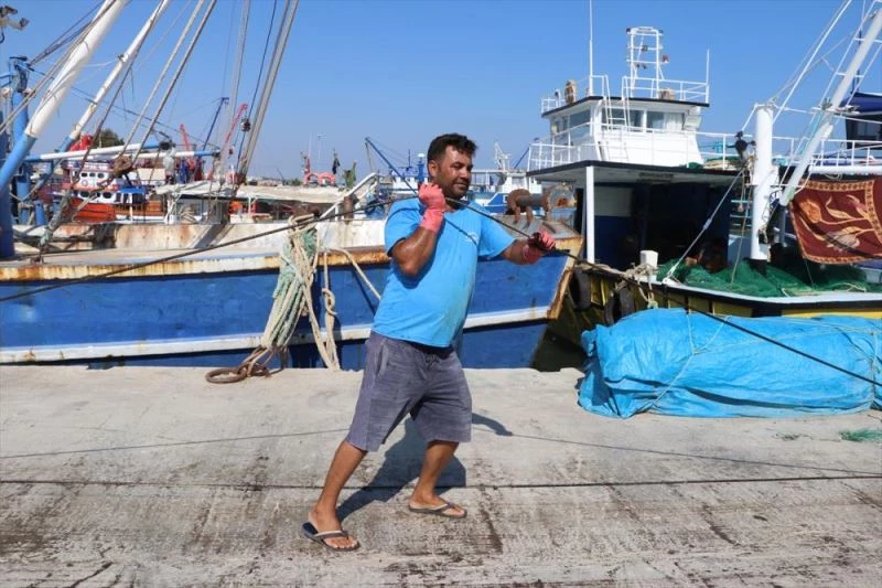 Adanalı balıkçılar yeni av sezonuna umutla hazırlanıyor