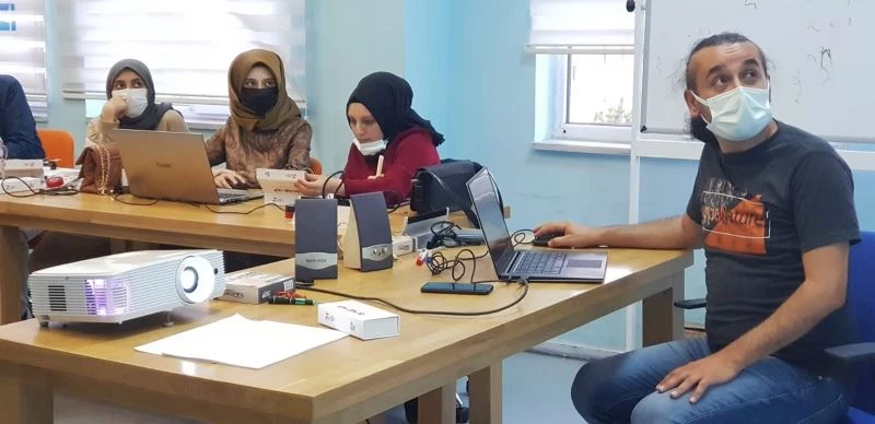 Eğitmenlere ileri robotik pedagojik eğitimi verildi
