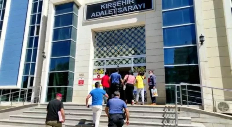 (Özel) Endonezyalı çocuk turist Taksim Meydanı’nda kayboldu
