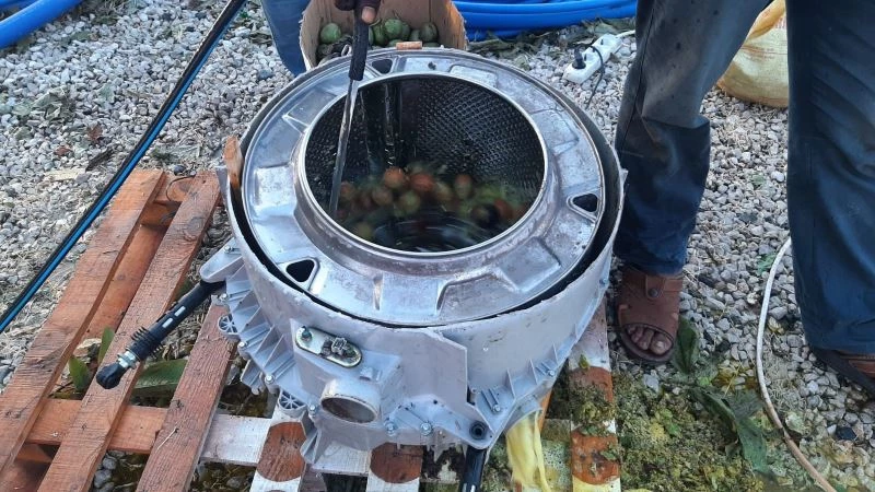 Çamaşır makinesinden ceviz kabuğu soyma makinesi
