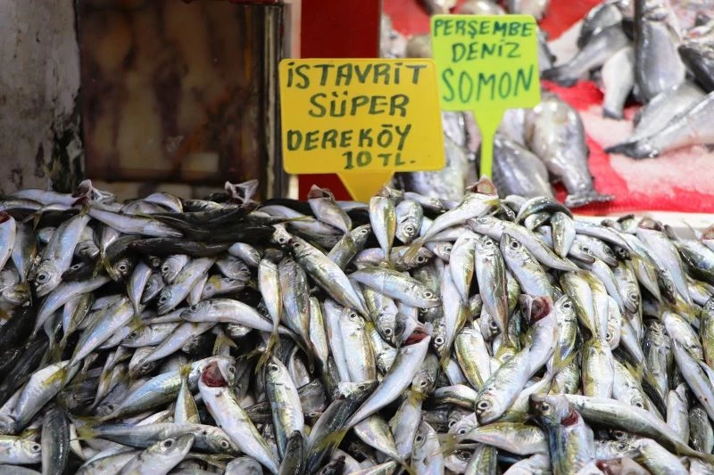 Balık tezgahlarında ne alırsan 10 TL

