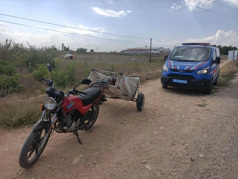 Çalıntı motosikletle yakalanan 2 kişi maske takmama cezası da yedi
