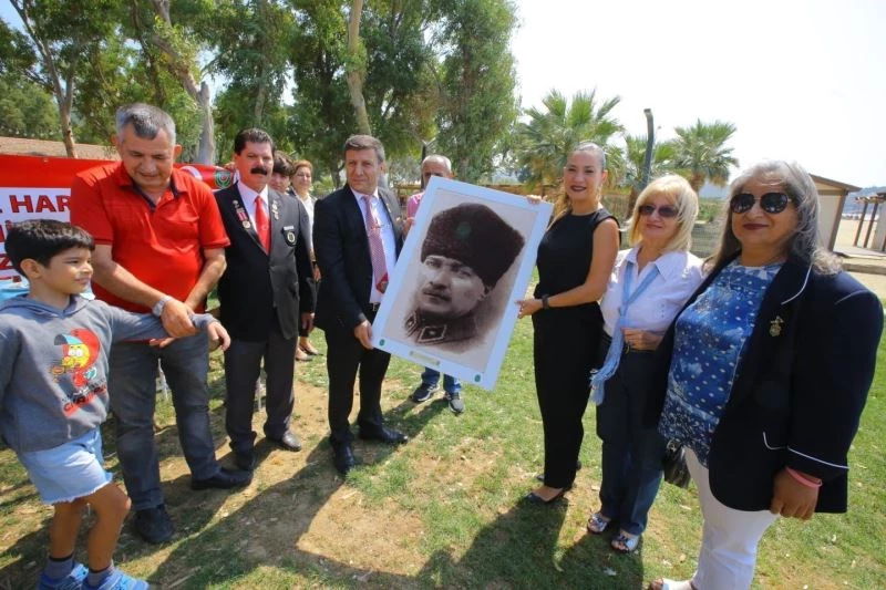 Başkan Sengel’e şehit ve gazi yakınlarından anlamlı hediye

