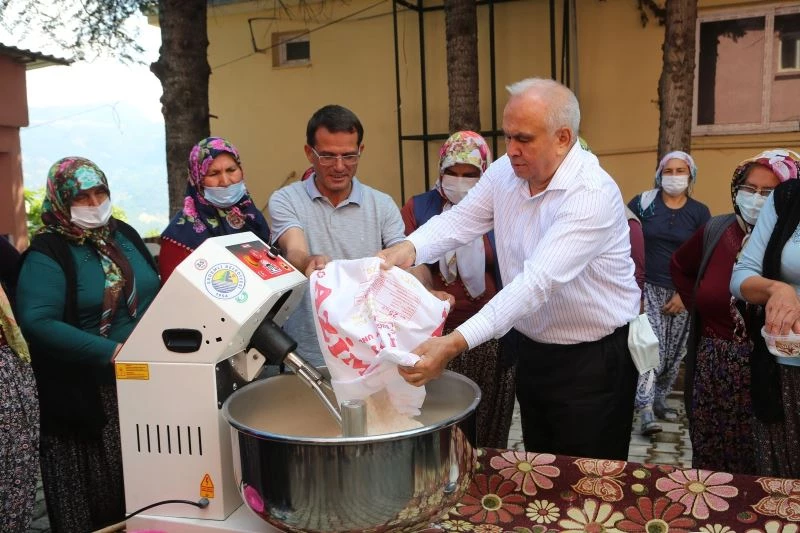 Yufkanın yapımı kolaylaşıyor, kadınların yüzü gülüyor
