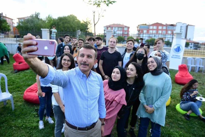 Kütüphaneden üniversiteye
