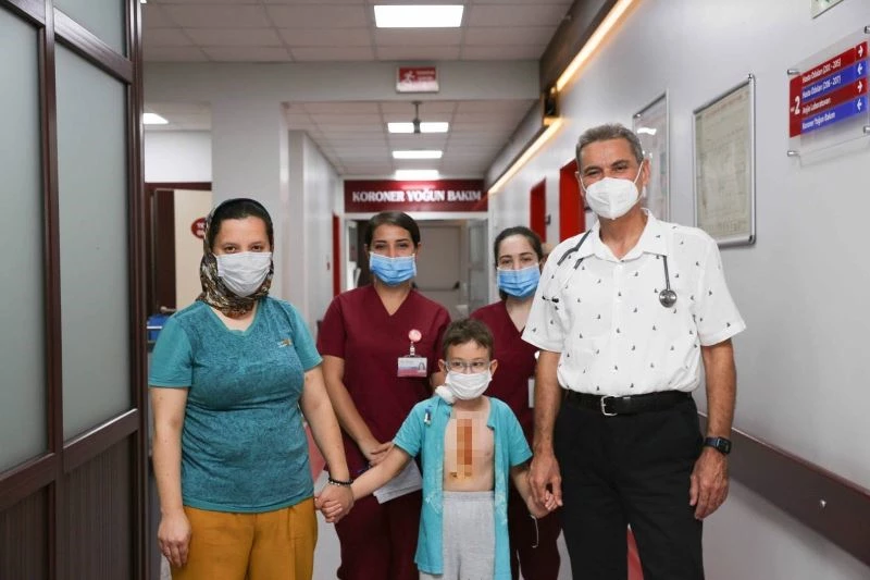 Minik kalpteki delik, Cerrahi’de tedavi edildi
