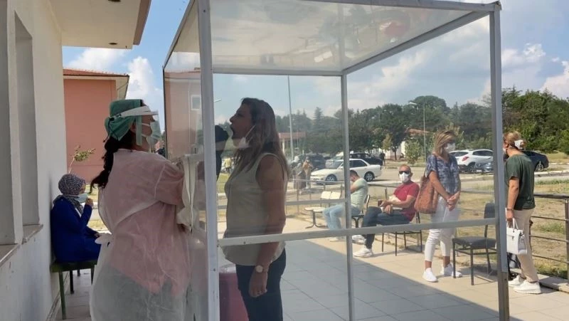 Isparta’da aşısını yaptırmayan öğretmen sayısı yarı yarıya düştü
