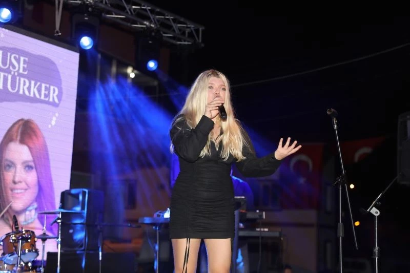 Bursa’da bağ bozumu şenliğinde üzümler yarıştı
