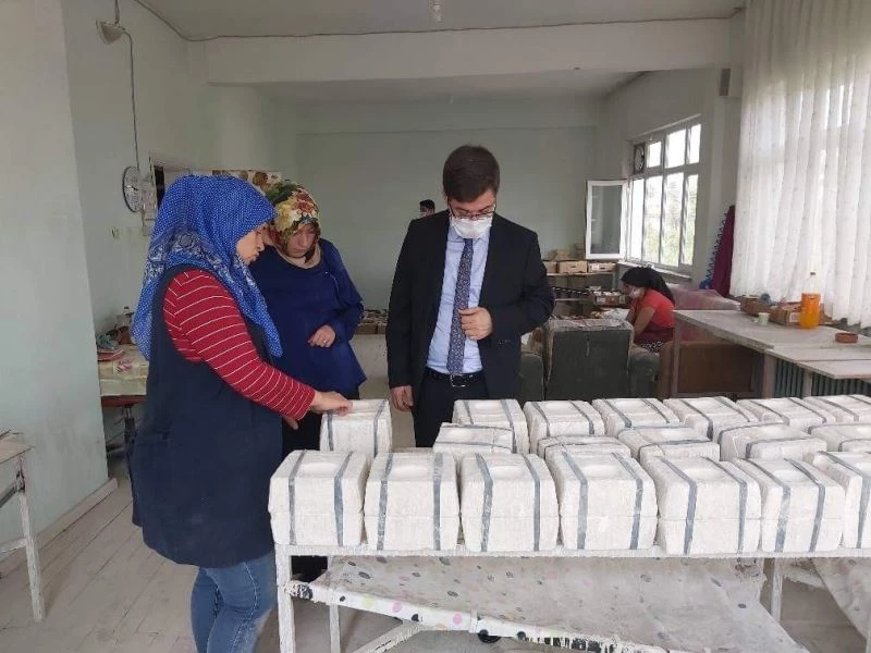 Kaymakam Düzgü’nden Şuhut Kadın Kooperatifine ziyaret
