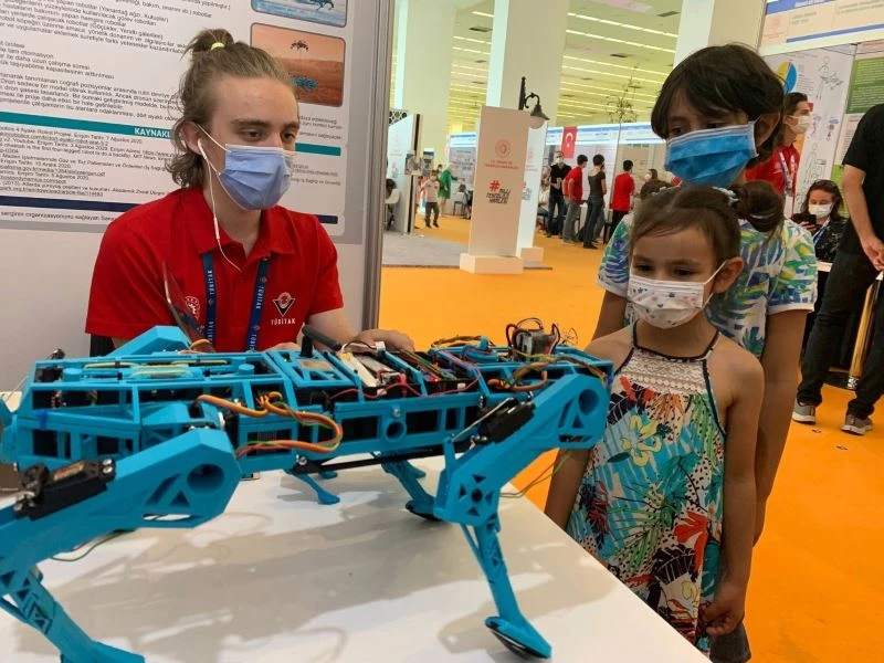 TÜBİTAK yarışmasında üçüncü olan Halid Yıldırım ödülünü Bakan Yardımcısı Özkan’dan aldı
