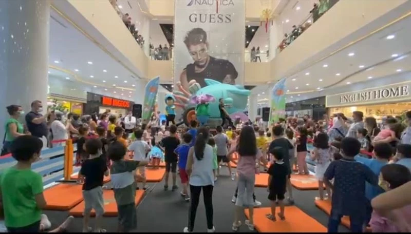 Kral Şakir ve arkadaşları minik hayranlarıyla buluştu
