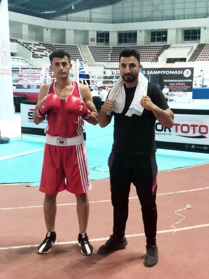 Diyarbakırlı sporcu boksta Türkiye üçüncülüğü elde etti
