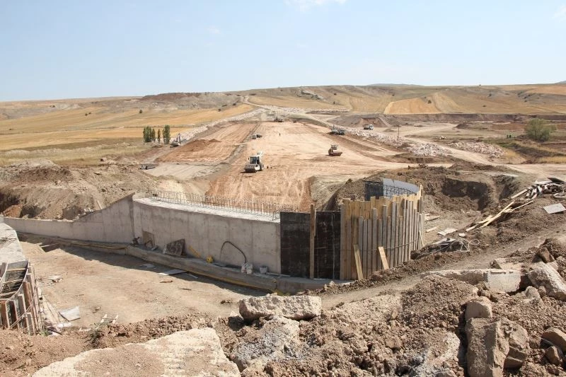 Elbeyli barajı ile bin 790 dekar tarım arazisi suyla buluşacak
