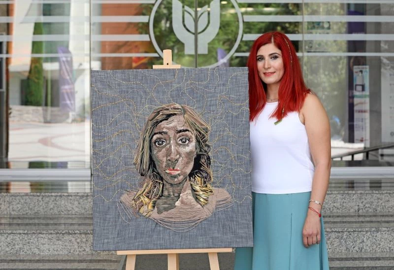 Kadına şiddete organik ürünlü tasarımlarıyla dikkat çekiyor
