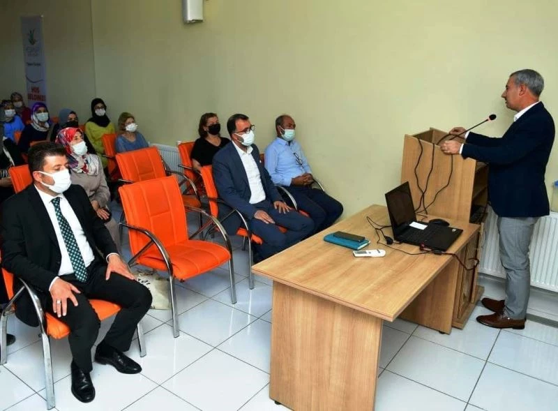 Çınar, Anadolu İrfanı Seminerleri açılış programına katıldı
