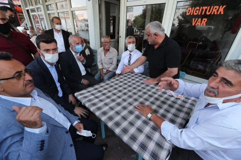 Pandemide zor günler geçiren esnafa Tahmazoğlu morali
