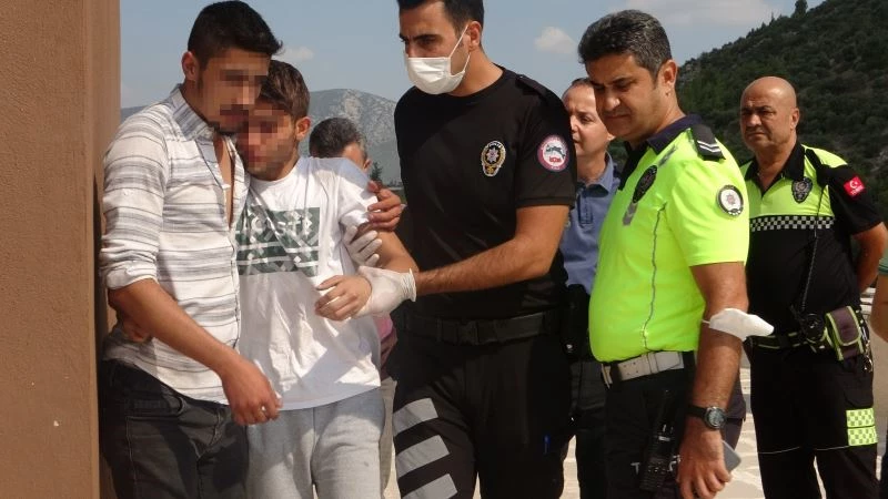 Ailesinin terk ettiği genci arkadaşı intihardan kurtardı
