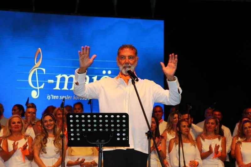 İş’ten Sesler Korosu, Bodrum’un yaralarını sarmak için muhteşem bir konser verdi
