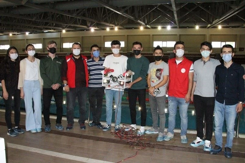 Teknofest için insansız su altı aracı tasarladılar
