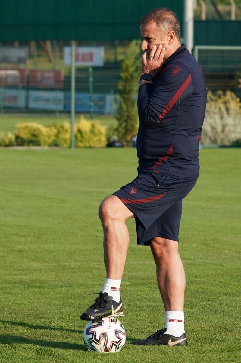 Abdullah Avcı, savunmanın soluna çare arıyor
