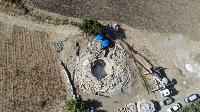 Aratos’un anıt mezarında tabana ulaşıldı
