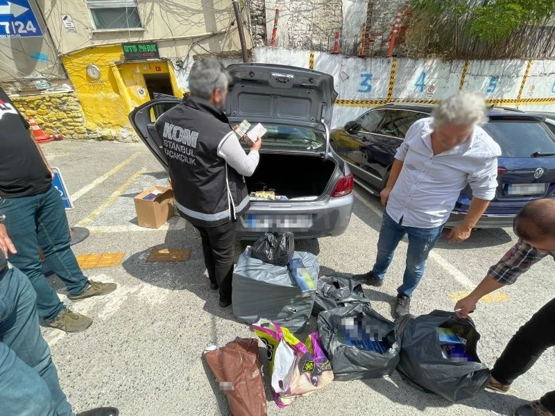İstanbul’da kaçak puro ve sigara operasyonu: 5 gözaltı
