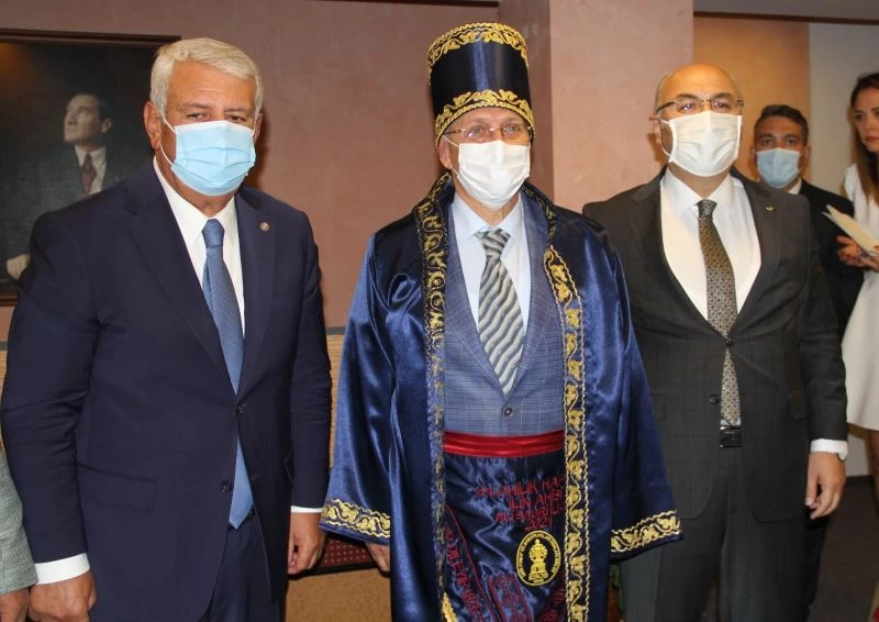 İzmir’in ahisi şed kuşandı
