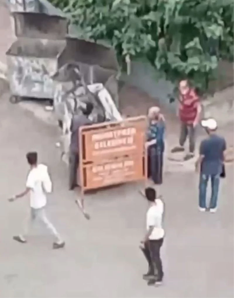 Belediyeye ait tabelayı götürmek isteyen gence, ‘teyze’ şoku
